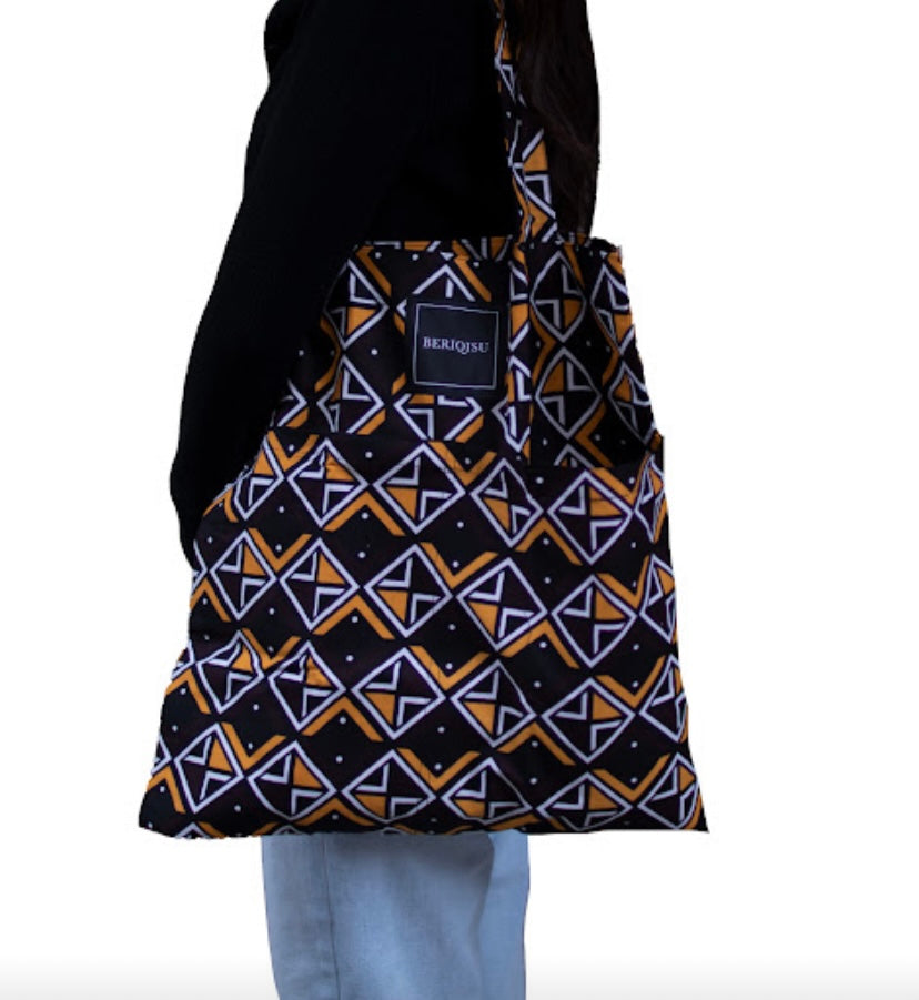 Ava Shoulder Tote with Pockets
