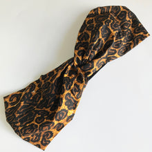 Load image into Gallery viewer, Leopard Twist Headband
